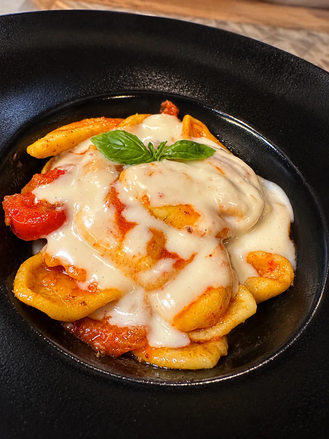 Pasta al pomodoro con fonduta